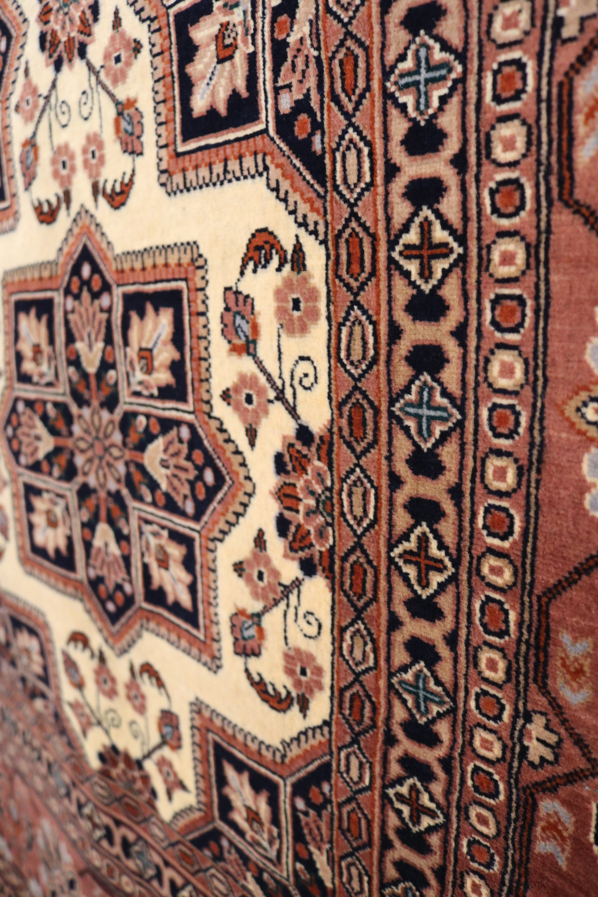 Belgian Wool, Afghan Hand-Knotted Rug – BWA-5019450 | Traditional Design