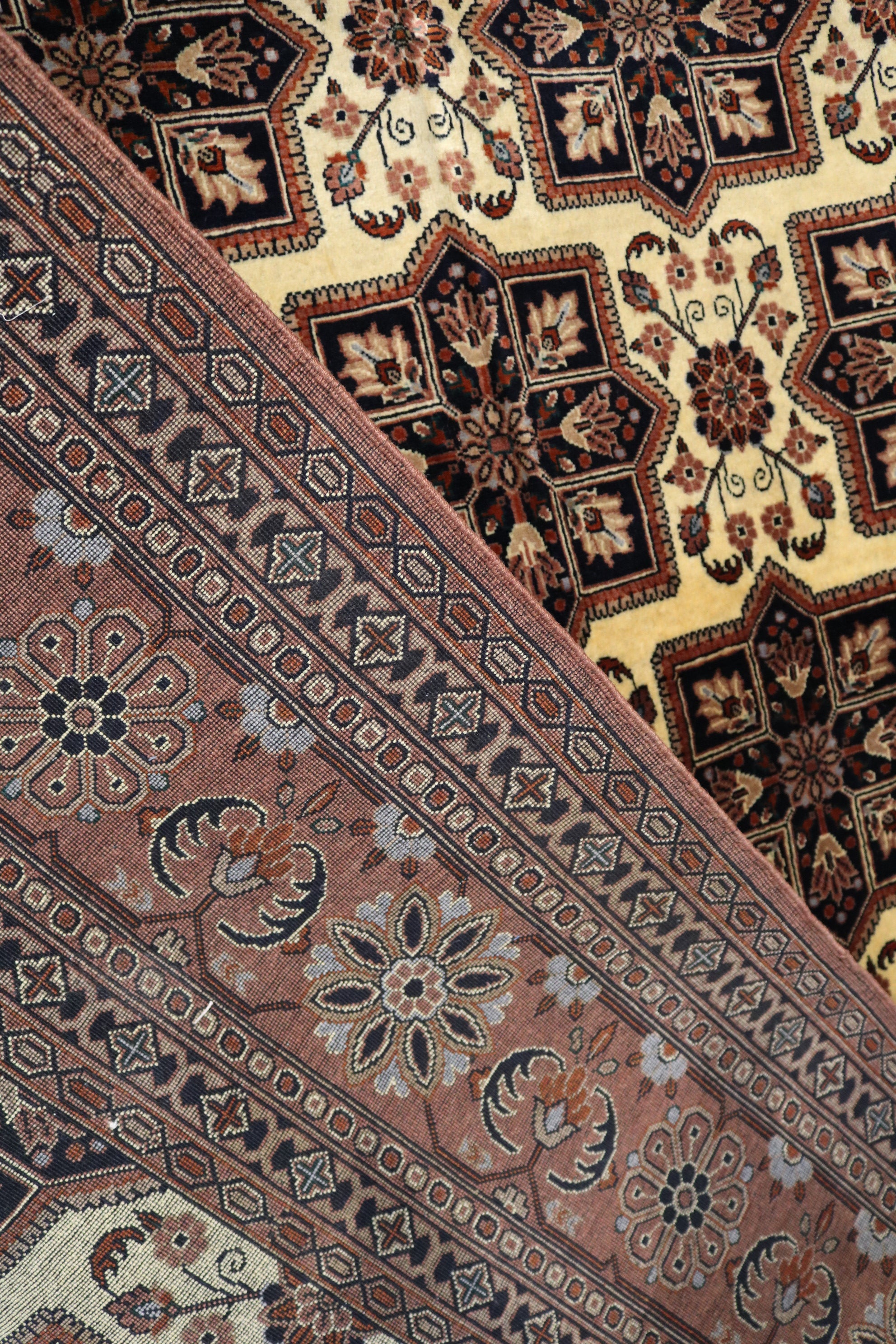 Belgian Wool, Afghan Hand-Knotted Rug – BWA-5019450 | Traditional Design