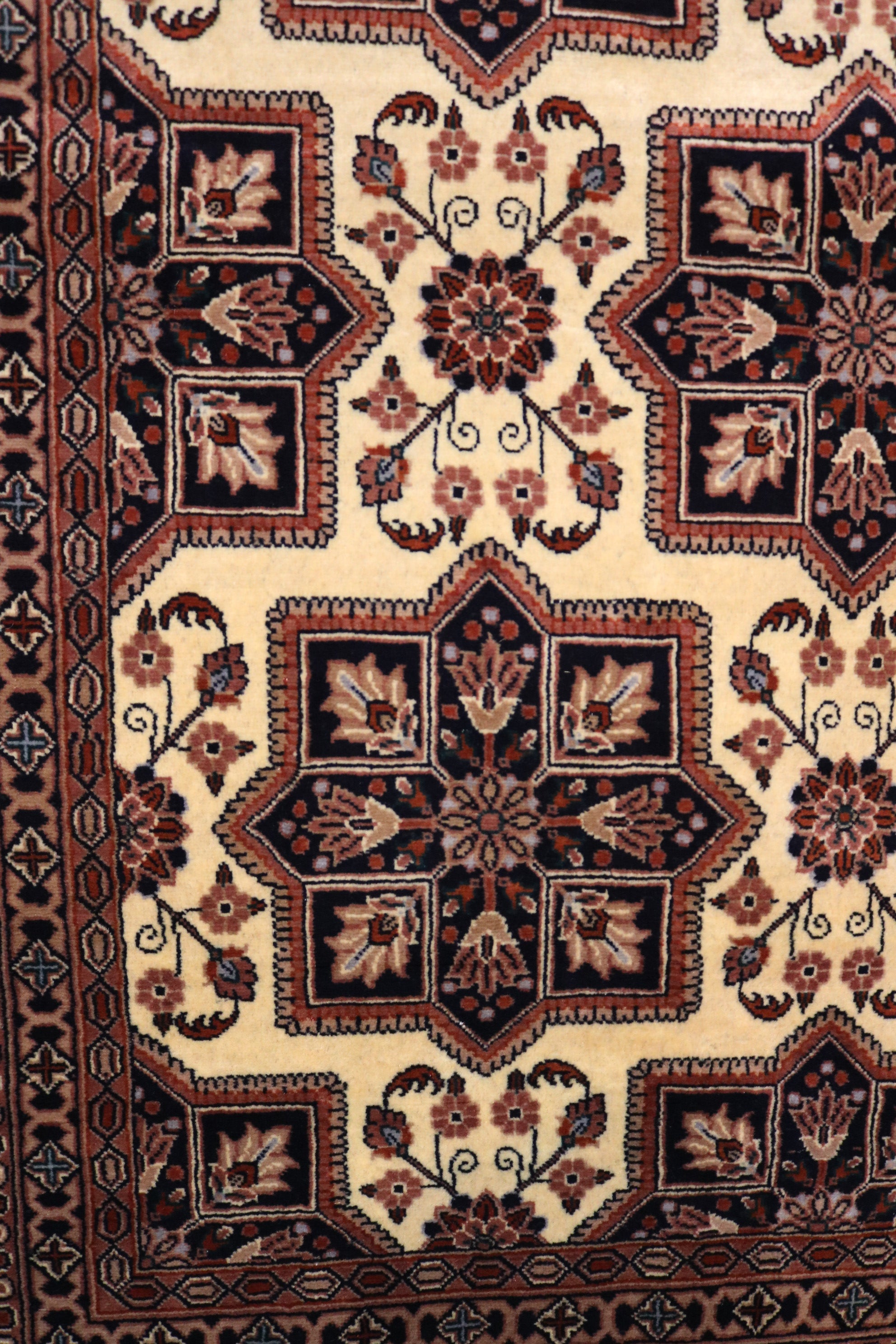 Belgian Wool, Afghan Hand-Knotted Rug – BWA-5019450 | Traditional Design